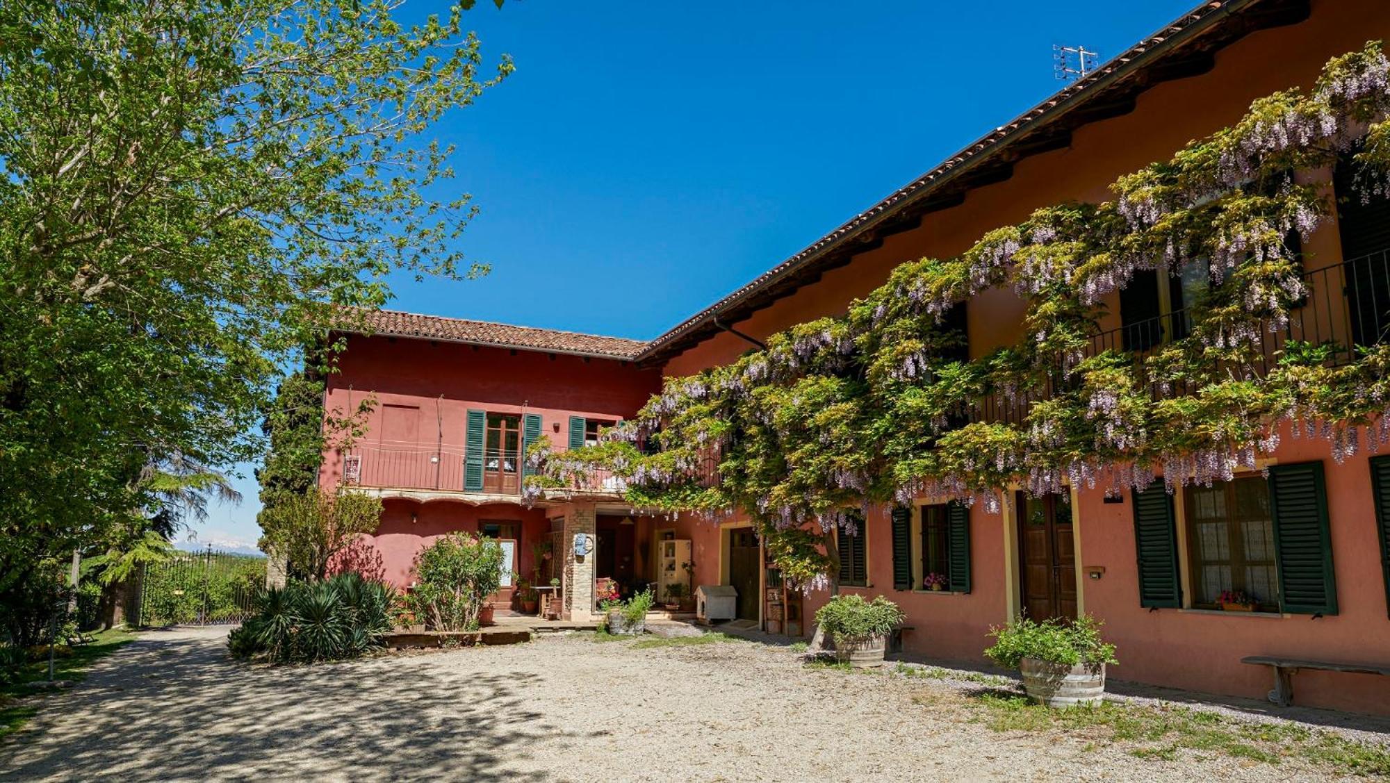 Cascina Sant'eufemia Farm stay Sinio
